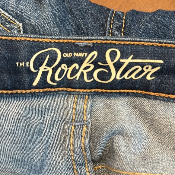 Ladies Old Navy “rockstar” skinny jeans - Picture 5 of 8